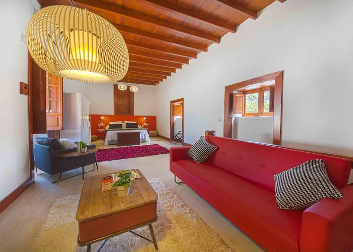 Delmás Emblemático Aparthotel 3*