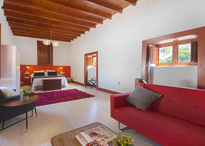 Delmás Emblemático Aparthotel