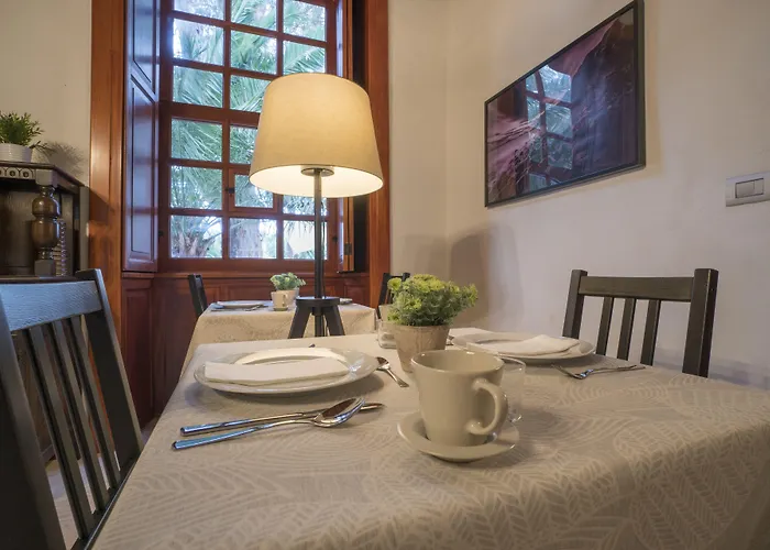 Delmás Emblemático Aparthotel 3*