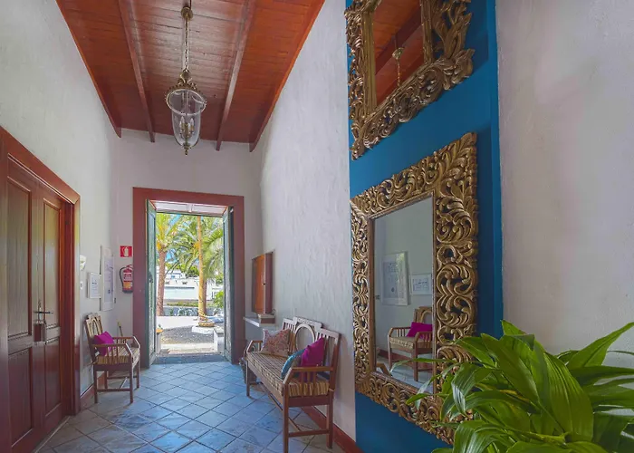 Delmás Emblemático Aparthotel 3*