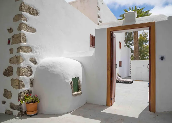 Delmás Emblemático Aparthotel 3*