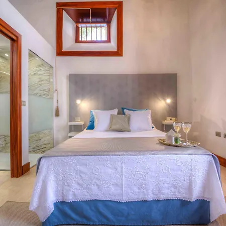 Ξενοδοχείο με διαμερίσματα Delmas Emblematico 3*